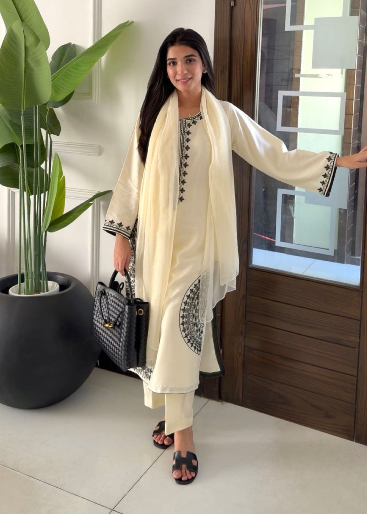 Cream Kurta Set for Women - ZAHOOR 3PCS Studio Shot 5